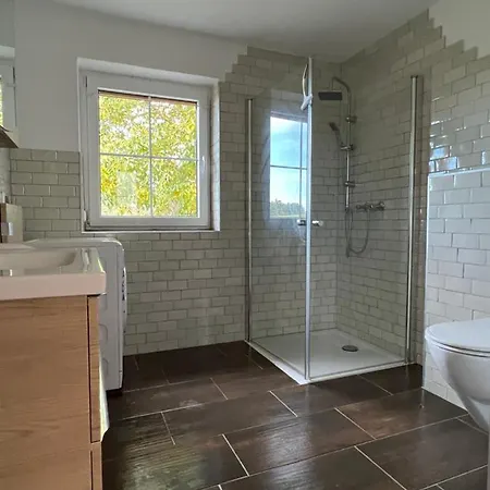 Melzower Waldhaus Montagewohnung * Melzow