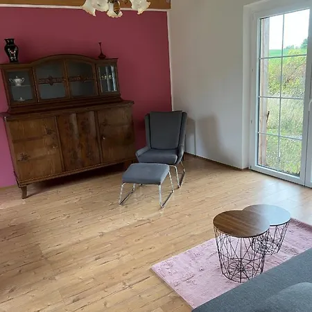 Melzower Waldhaus Montagewohnung *